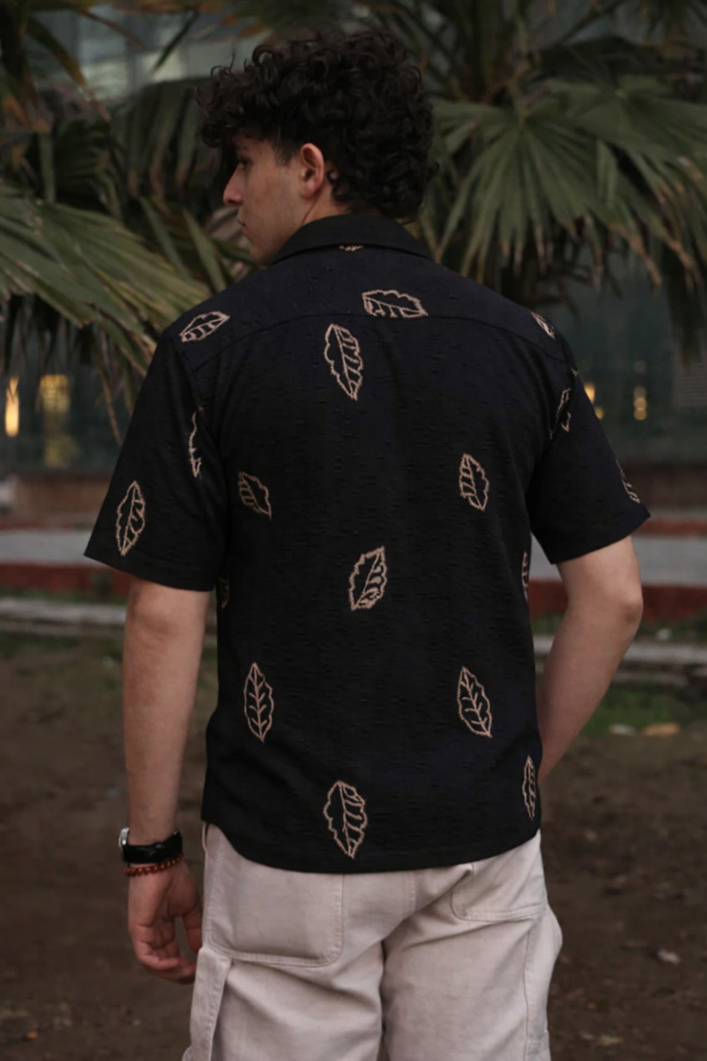 Men’s Black Textured Cuban Collar Shirt – Short Sleeve Button-Down with Embroidered Leaf Print, Breathable Summer Vacation & Casual Wear Shirt