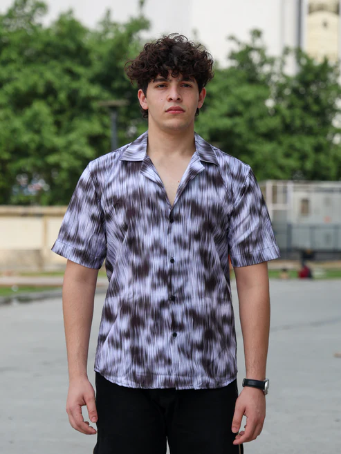 Men’s Monochrome Ikat Print Cuban Collar Shirt – Black White Blurred Stripe Short Sleeve Button Down Relaxed Fit Summer Casual Beach Wear