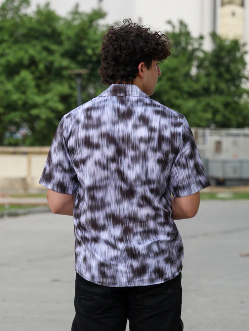 Men’s Monochrome Ikat Print Cuban Collar Shirt – Black White Blurred Stripe Short Sleeve Button Down Relaxed Fit Summer Casual Beach Wear