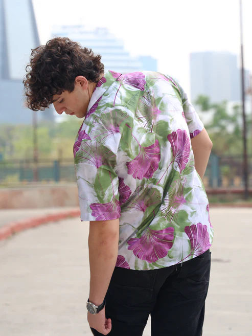 Men’s Purple & Green Floral Cuban Collar Shirt – Short Sleeve Button Down Ginkgo Leaf Print Lightweight Summer Tropical Beach Shirt