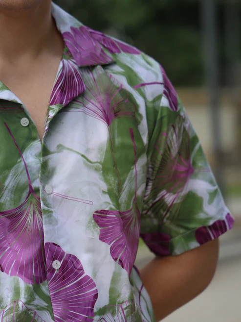Men’s Purple & Green Floral Cuban Collar Shirt – Short Sleeve Button Down Ginkgo Leaf Print Lightweight Summer Tropical Beach Shirt