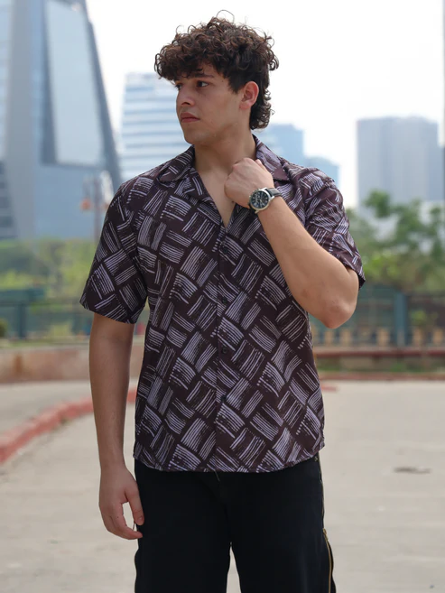 Men’s Geometric Crosshatch Cuban Collar Shirt – Coffee Slate Gray Textured Grid Print Short Sleeve Button Down Relaxed Fit Summer Casual Resort Wear