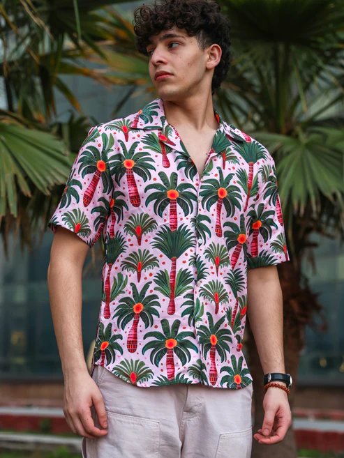 Men’s Pink Tropical Palm Tree Print Cuban Collar Shirt – Bubblegum Pink Forest Green Short Sleeve Button Down Lightweight Summer Holiday Beach Resort Wear