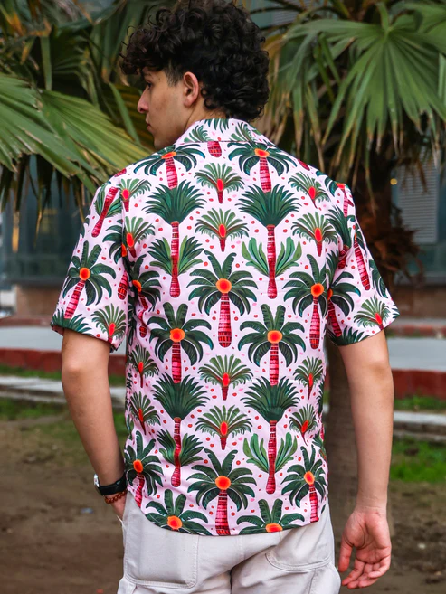 Men’s Pink Tropical Palm Tree Print Cuban Collar Shirt – Bubblegum Pink Forest Green Short Sleeve Button Down Lightweight Summer Holiday Beach Resort Wear