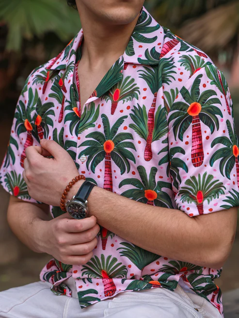 Men’s Pink Tropical Palm Tree Print Cuban Collar Shirt – Bubblegum Pink Forest Green Short Sleeve Button Down Lightweight Summer Holiday Beach Resort Wear
