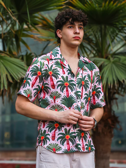 Men’s Pink Tropical Palm Tree Print Cuban Collar Shirt – Bubblegum Pink Forest Green Short Sleeve Button Down Lightweight Summer Holiday Beach Resort Wear