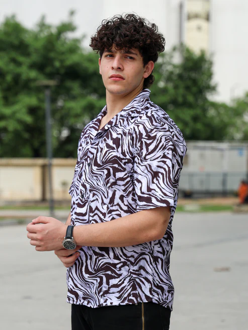 Men’s Abstract Zebra Print Cuban Collar Shirt – Warped Animal Stripe Short Sleeve Button Down Monochrome Relaxed Fit Summer Camp Urban Streetwear Shirt